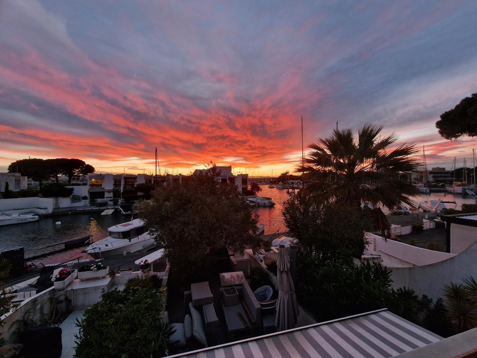 Marina Exceptionnelle - 8 Pers - 120 M2 Vue Mer - Suites Parentales - Cinema - Ponton Le Grau-du-Roi Exterior photo